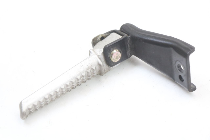 photo de REAR LEFT FOOTREST BRACKET DAELIM A-FOUR 2T 50 (2005 - 2012) - Component detail