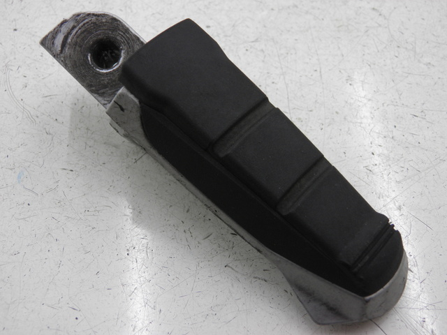 photo de REAR LEFT FOOTREST MOUNT BMW R RS 1150 (2001 - 2005) - Zoom on usage condition