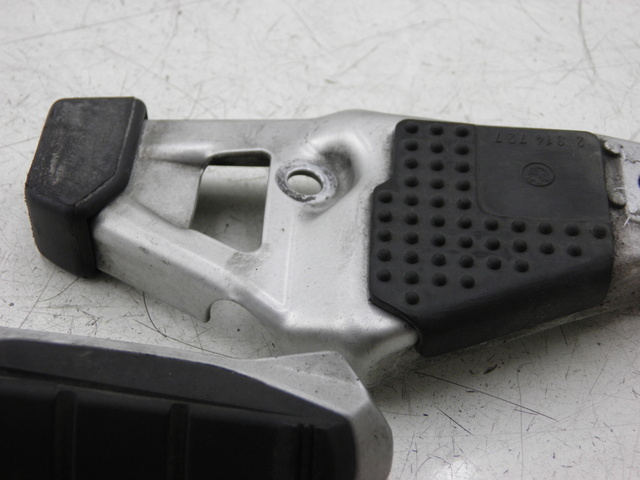 photo de REAR LEFT FOOTREST MOUNT BMW R RS 1150 (2001 - 2005) - Markings and original references