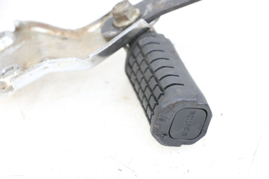 photo de REAR LEFT FOOTREST MOUNT APRILIA CLASSIC 125 (1995 - 2001) - Zoom on usage condition