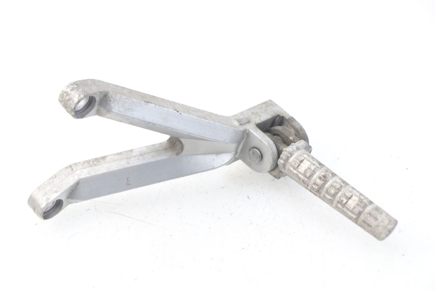 photo de REAR LEFT FOOTREST MOUNT HYOSUNG COMET GTR 125 (2007 - 2014) - Main view