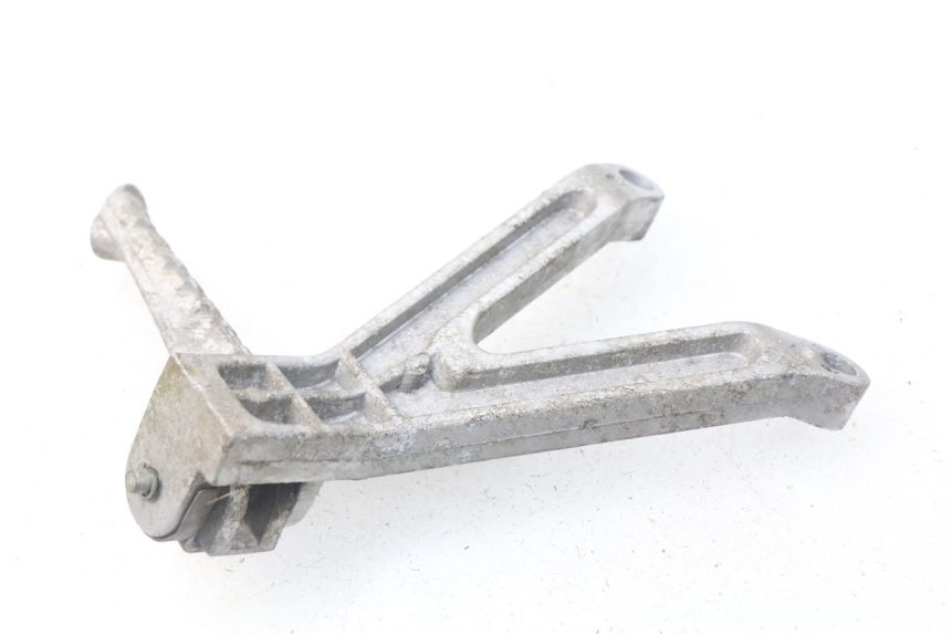 photo de REAR LEFT FOOTREST MOUNT HYOSUNG COMET GTR 125 (2007 - 2014) - Fixing points details