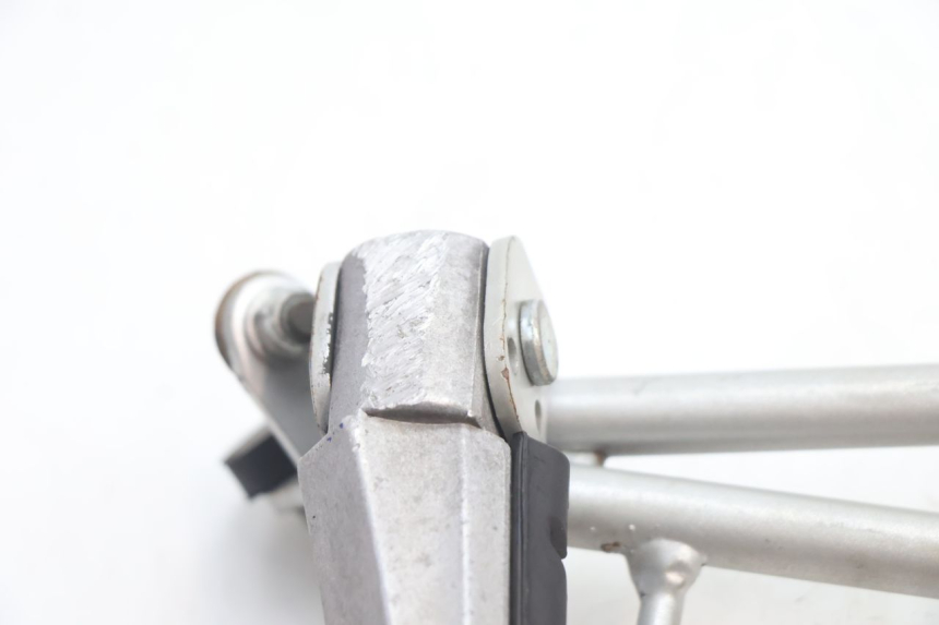 photo de REAR LEFT FOOTREST MOUNT HM HONDA CRM DERAPAGE RR 50 (2006 - 2017) - Technical close-up