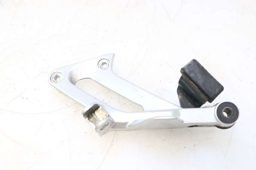 photo de REAR LEFT FOOTREST MOUNT YAMAHA FJR 1300 (2001 - 2005) - Main view