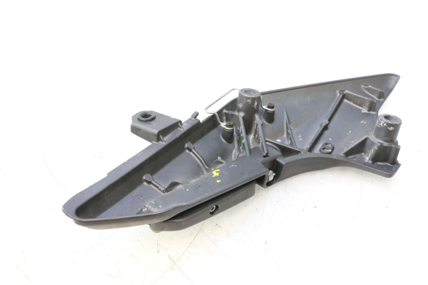 photo de REAR LEFT FOOTREST MOUNT HONDA FJS SILVER WING SILVERWING 400 (2005 - 2008) - Component detail