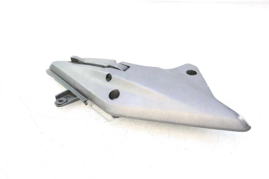 photo de REAR LEFT FOOTREST MOUNT HONDA FJS SILVER WING SILVERWING 400 (2005 - 2008) - Surface and material condition