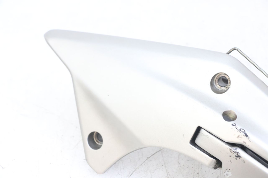 photo de REAR LEFT FOOTREST MOUNT HONDA FJS SILVERWING SILVER WING 600 (2001 - 2010) - Markings and original references