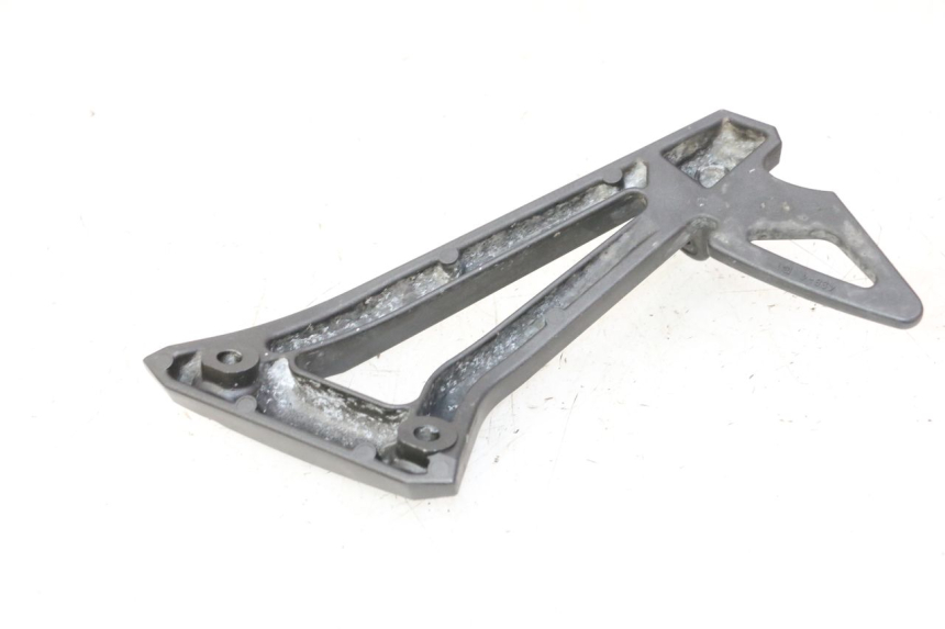 photo de REAR LEFT FOOTREST MOUNT YAMAHA FZ6 FAZER S2 600 (2007 - 2011) - Component detail