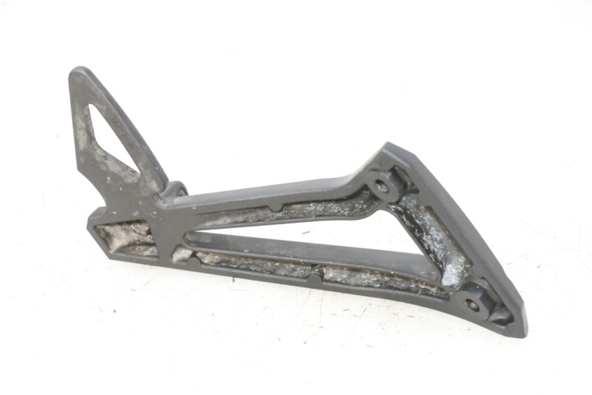 photo de REAR LEFT FOOTREST MOUNT YAMAHA FZ6 FAZER S2 600 (2007 - 2011) - Alternative perspective