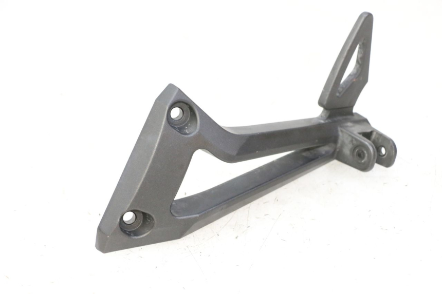 photo de REAR LEFT FOOTREST MOUNT YAMAHA FZ6 FAZER S2 600 (2007 - 2011) - Technical close-up