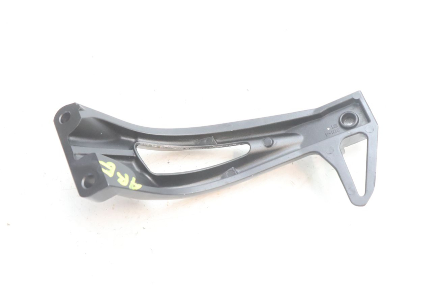 photo de REAR LEFT FOOTREST MOUNT YAMAHA FZ8 800 (2010 - 2016) - Additional view of the item