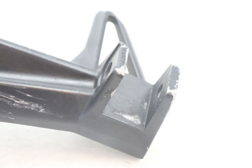 photo de REAR LEFT FOOTREST MOUNT YAMAHA FZ8 800 (2010 - 2016) - Alternative perspective
