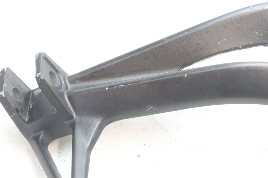 photo de REAR LEFT FOOTREST MOUNT YAMAHA FZ8 800 (2010 - 2016) - Fixing points details