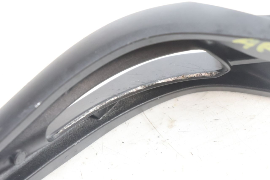 photo de REAR LEFT FOOTREST MOUNT YAMAHA FZ8 800 (2010 - 2016) - Markings and original references