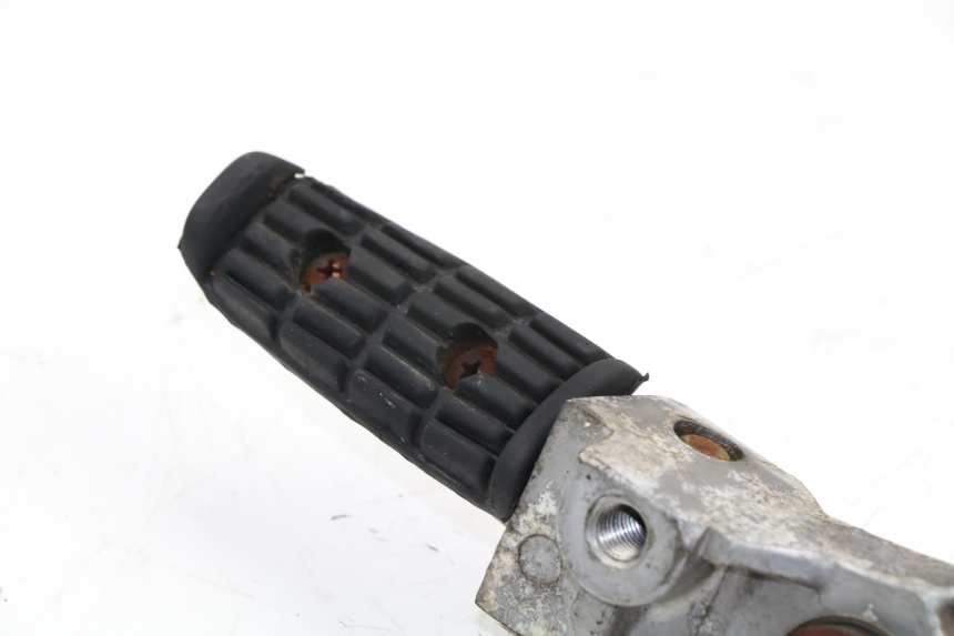 photo de REAR LEFT FOOTREST MOUNT YAMAHA FZX FAZER 750 (1987 - 1998) - Fixing points details