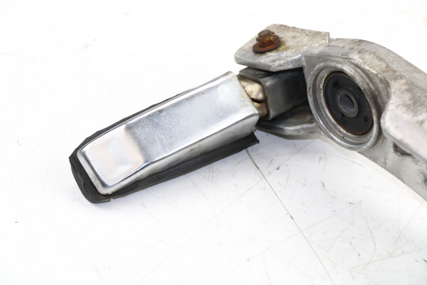 photo de REAR LEFT FOOTREST MOUNT YAMAHA FZX FAZER 750 (1987 - 1998) - Spare part profile view