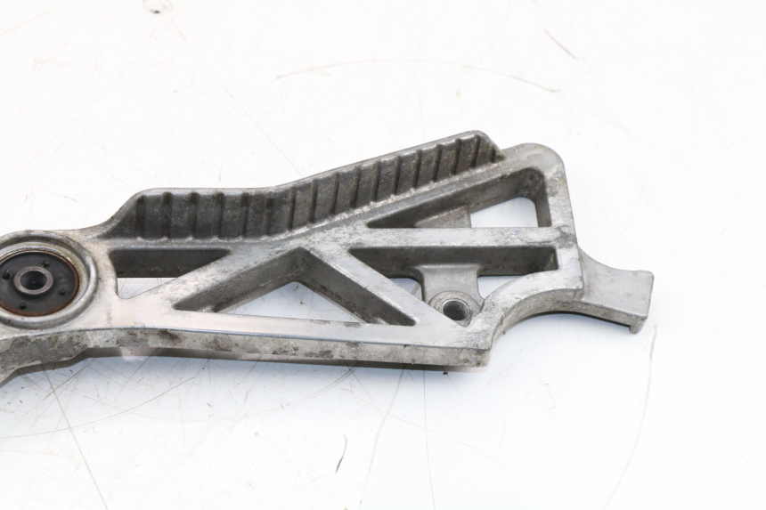 photo de REAR LEFT FOOTREST MOUNT YAMAHA FZX FAZER 750 (1987 - 1998) - Component detail