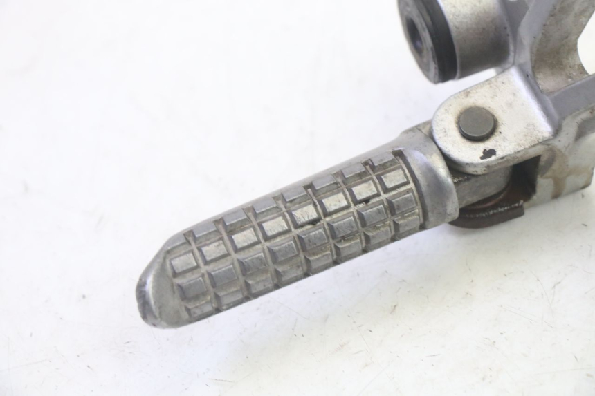 photo de LEFT REAR FOOTPEG BRACKET KAWASAKI GPX R WARBIRD 600 (1988 - 1993) - Zoom on usage condition