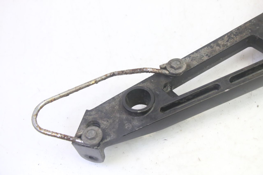 photo de REAR LEFT FOOTREST MOUNT KAWASAKI GPZ RX 1000 (1986 - 1988) - Fixing points details