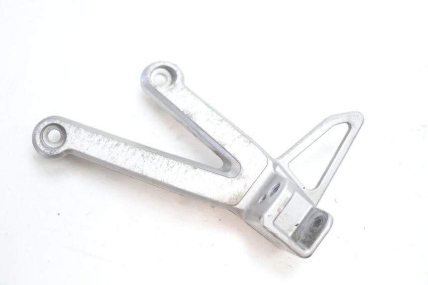 photo de REAR LEFT FOOTREST MOUNT SUZUKI GSF N BANDIT 1200 (2001 - 2005) - Main view