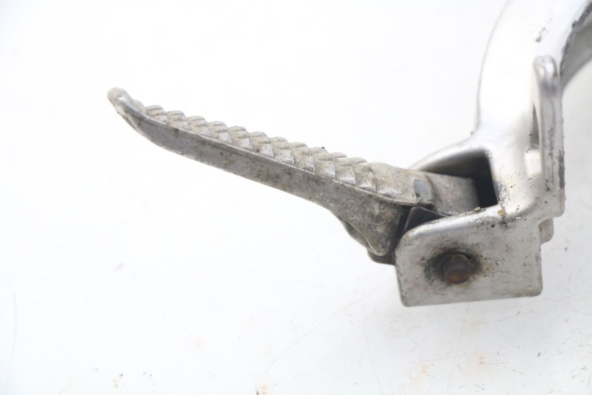 photo de REAR LEFT FOOTREST MOUNT SUZUKI GSX-R GSXR 600 (2001 - 2003) - Zoom on usage condition