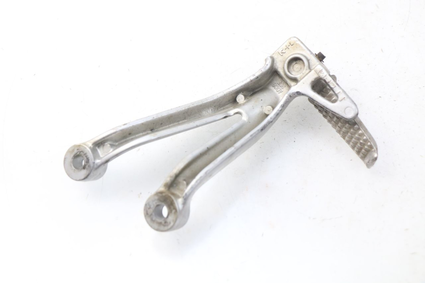 photo de REAR LEFT FOOTREST MOUNT SUZUKI GSX-R GSXR 600 (2001 - 2003) - Technical close-up
