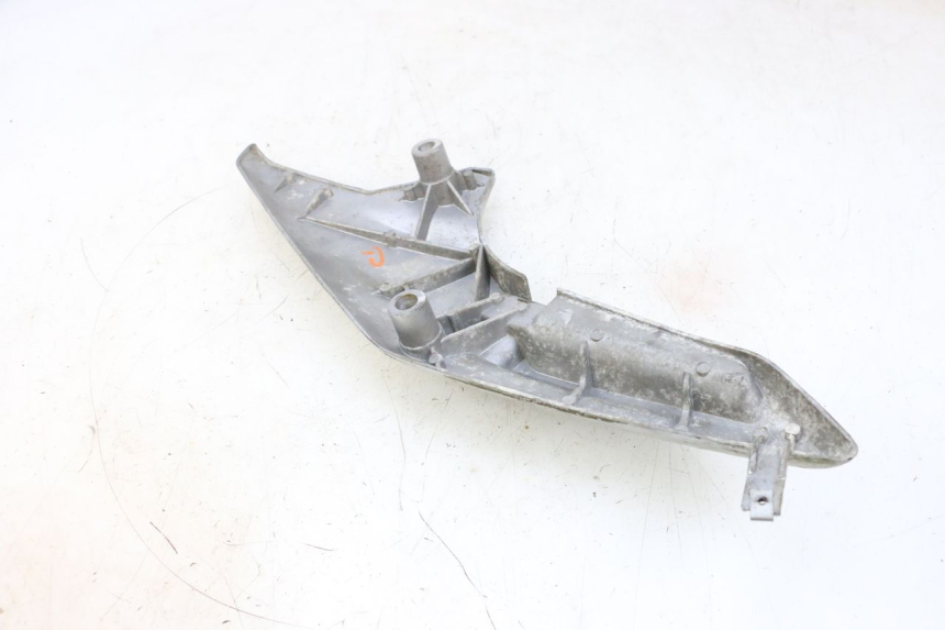 photo de REAR LEFT FOOTREST MOUNT JM MOTORS GTS 125 (2015 - 2019) - Surface and material condition
