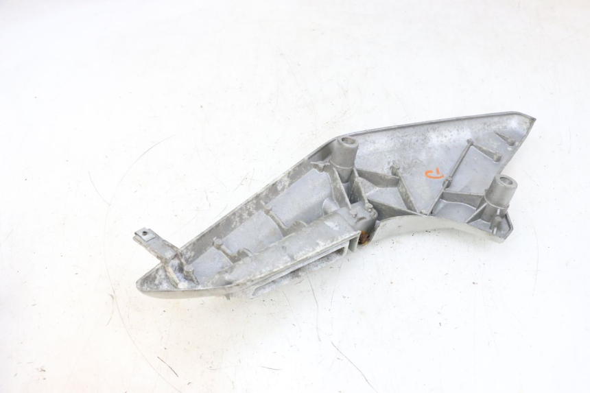 photo de REAR LEFT FOOTREST MOUNT JM MOTORS GTS 125 (2015 - 2019) - Checked used part