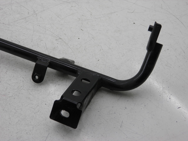 photo de REAR LEFT FOOTREST MOUNT HONDA FES S-WING SWING ABS 125 (2007 - 2015) - Fixing points details