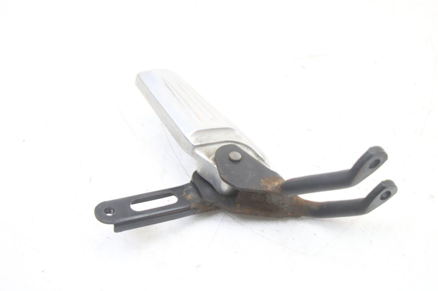 photo de REAR LEFT FOOTREST MOUNT HONDA PCX (JF57/JF64) 125 (2014 - 2018) - Zoom on usage condition