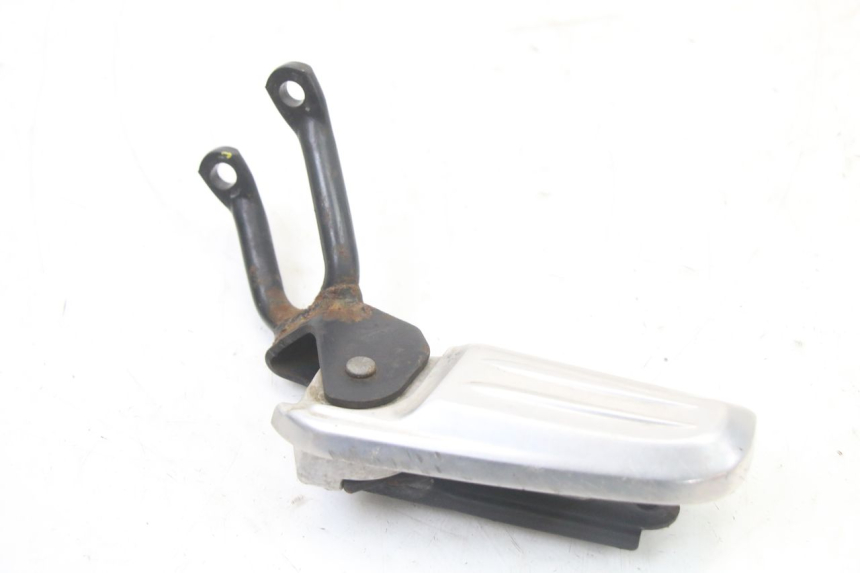 photo de REAR LEFT FOOTREST MOUNT HONDA PCX (JF57/JF64) 125 (2014 - 2018) - Technical close-up