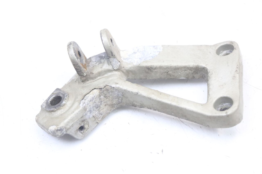 photo de REAR LEFT FOOTREST MOUNT KAWASAKI GTR 1000 (1994 - 2004) - Zoom on usage condition