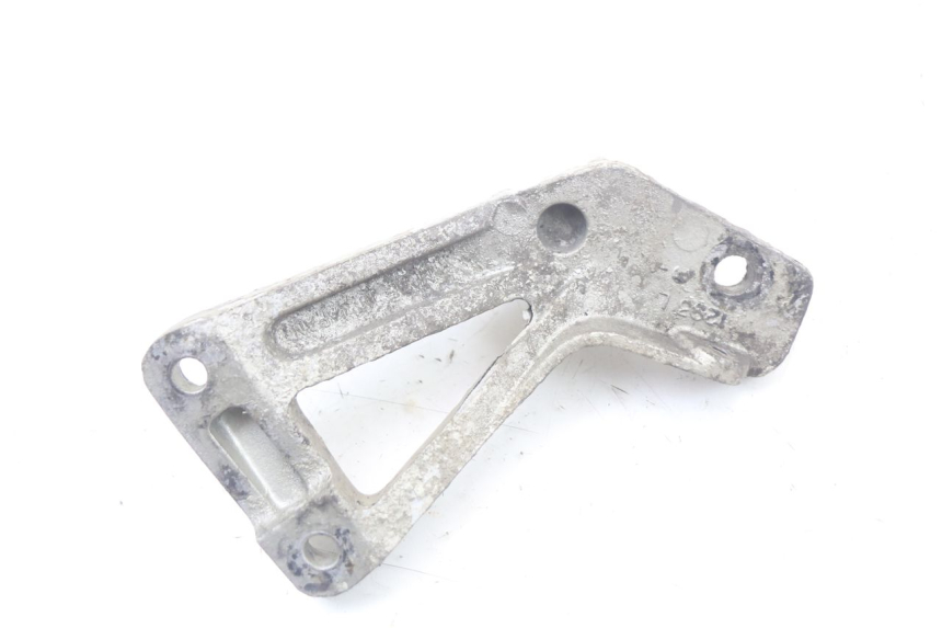 photo de REAR LEFT FOOTREST MOUNT KAWASAKI GTR 1000 (1994 - 2004) - Technical close-up