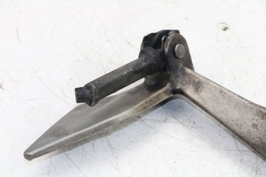 photo de REAR LEFT FOOTREST MOUNT KTM DUKE 390 (2013 - 2017) - Surface and material condition