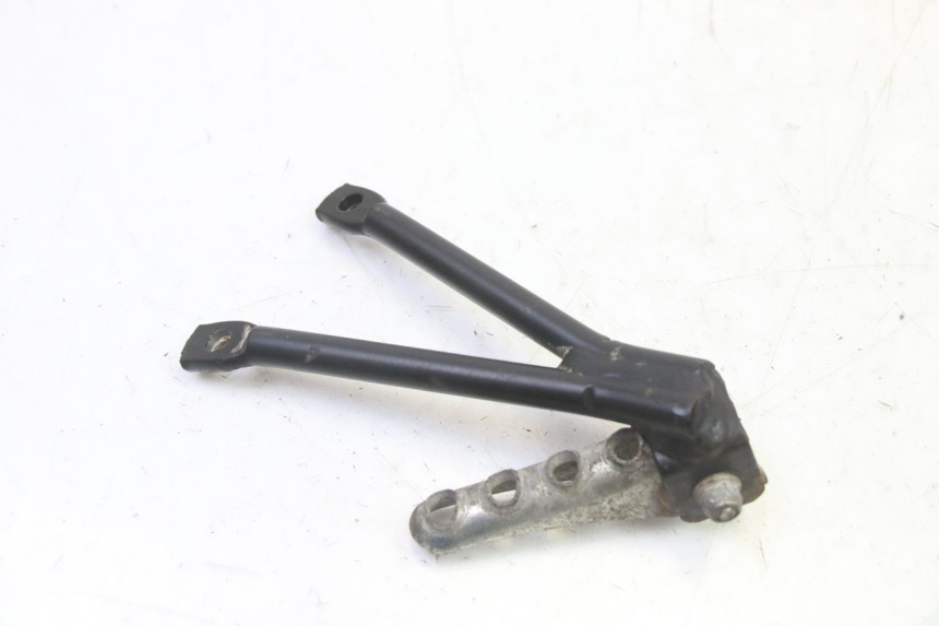 photo de LEFT REAR FOOTREST BRACKET RIEJU MRT 50 (2018 - 2021) - Fixing points details