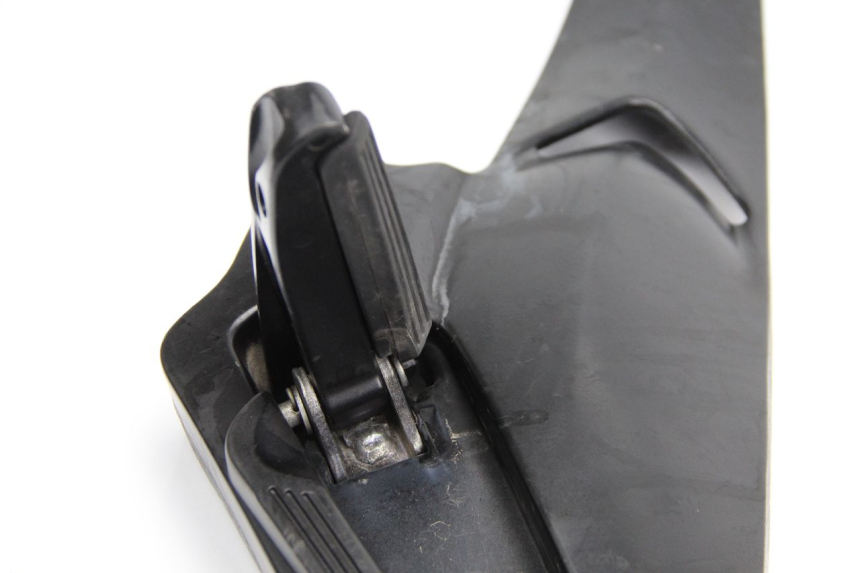 photo de REAR LEFT FOOTREST BRACKET GILERA NEXUS 125 (2009 - 2013) - Component detail