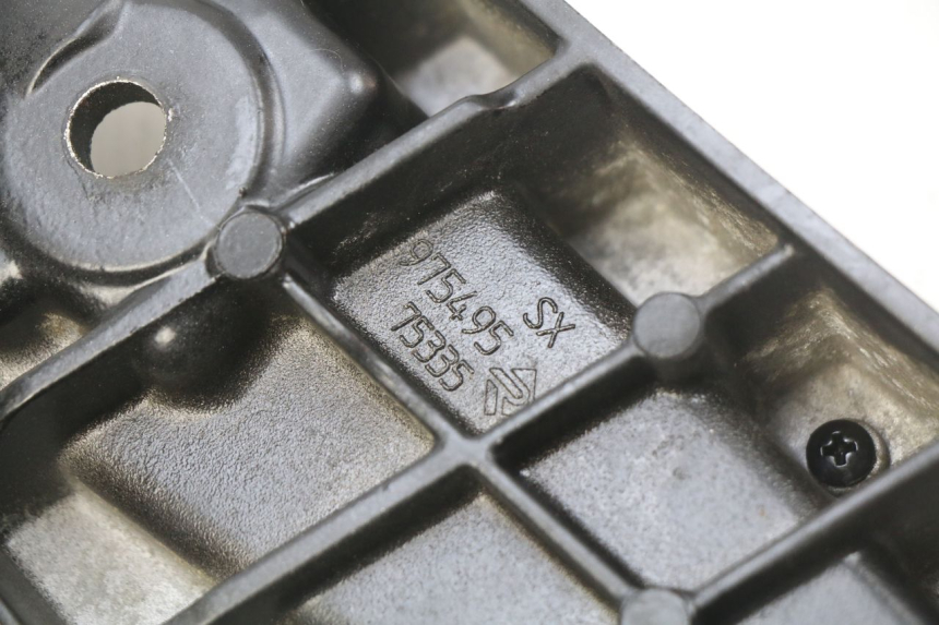 photo de REAR LEFT FOOTREST BRACKET GILERA NEXUS 125 (2009 - 2013) - Product overview