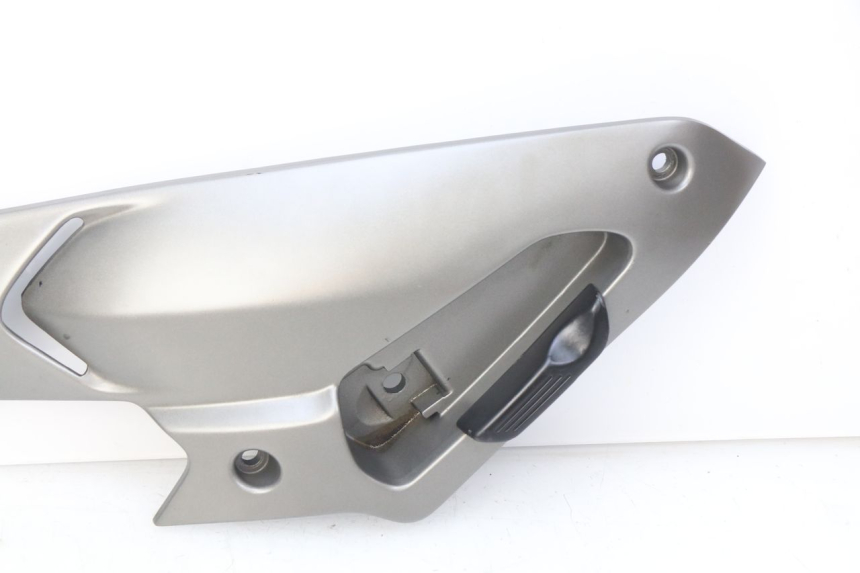 photo de REAR LEFT FOOTREST BRACKET GILERA NEXUS 125 (2009 - 2013) - Fixing points details