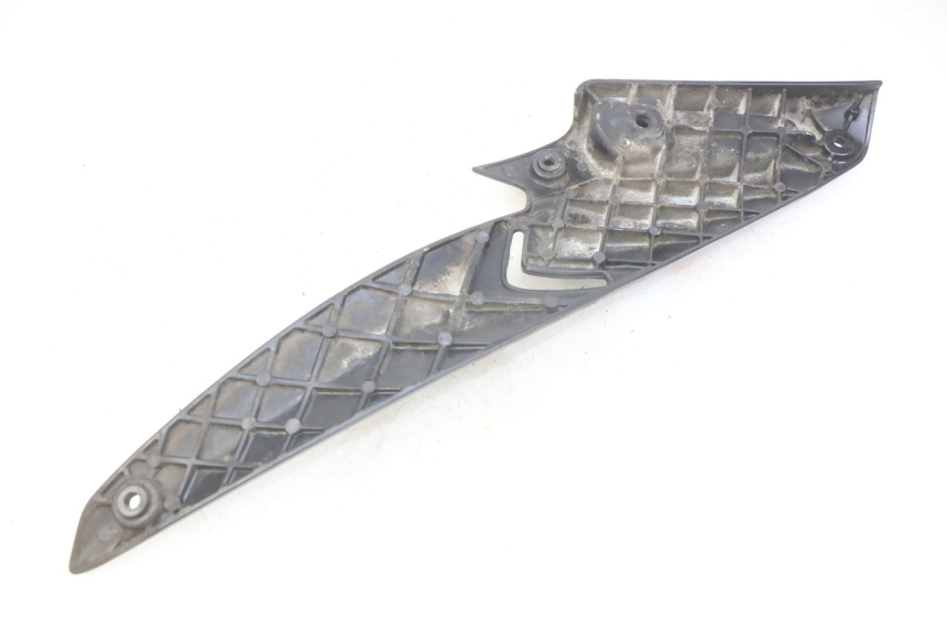 photo de LEFT REAR FOOTREST MOUNT GILERA NEXUS 125 (2007 - 2009) - Alternative perspective