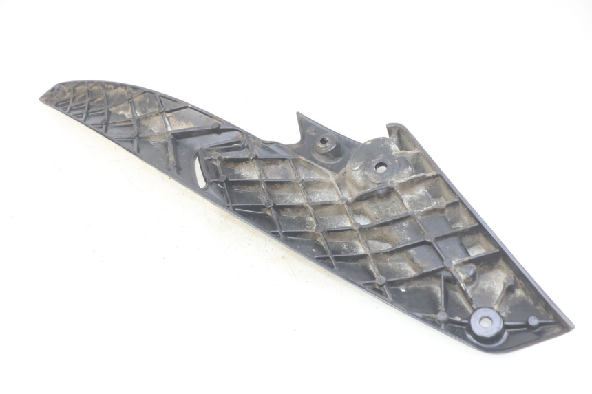 photo de LEFT REAR FOOTREST MOUNT GILERA NEXUS 125 (2007 - 2009) - Technical close-up