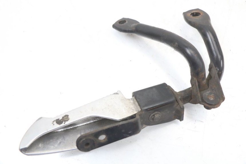 photo de REAR LEFT FOOTREST MOUNT HONDA NHX LEAD 110 (2008 - 2010) - Technical close-up