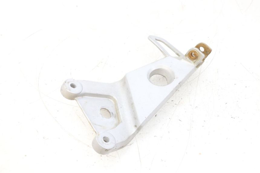 photo de REAR LEFT FOOTREST MOUNT HONDA NSR R 125 (1994 - 2003) - Alternative perspective