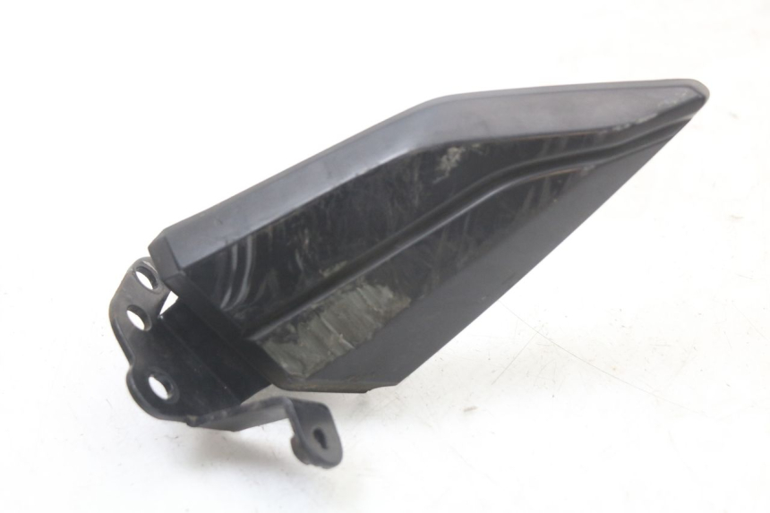 photo de REAR LEFT FOOTREST MOUNT PEUGEOT BELVILLE 125 (2017 - 2021) - Alternative perspective