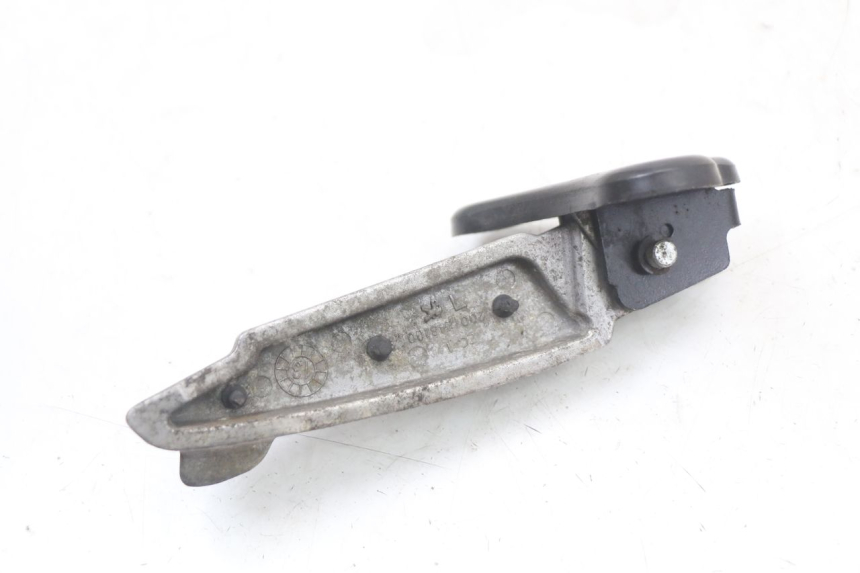 photo de REAR LEFT FOOTREST MOUNT PEUGEOT DJANGO 125 (2014 - 2017) - Technical close-up