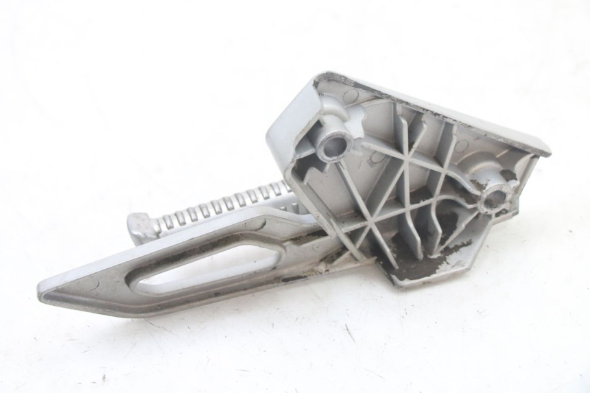 photo de REAR LEFT FOOTREST MOUNT PEUGEOT SPEEDFIGHT 3 LC 2T 50 (2009 - 2015) - Product overview