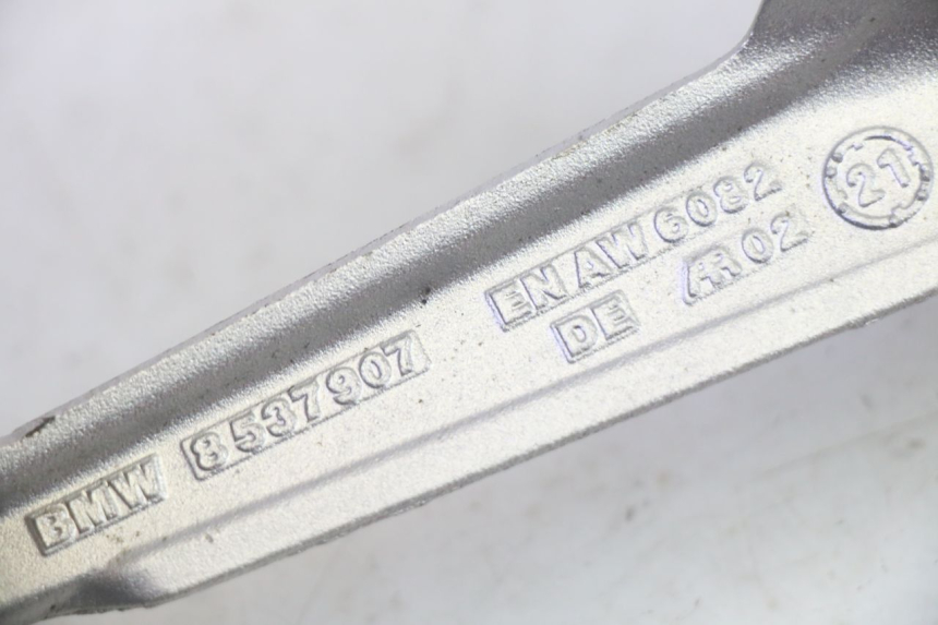 photo de REAR LEFT FOOTREST MOUNT BMW R GS 1250 (2021 - 2024) - Technical close-up