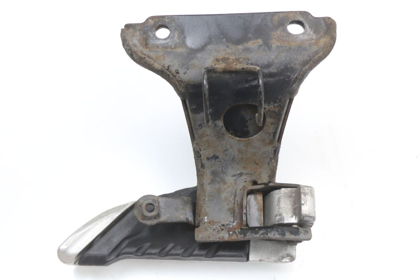 photo de REAR LEFT FOOTREST MOUNT HONDA SH ABS 125 (2012 - 2017) - Technical close-up