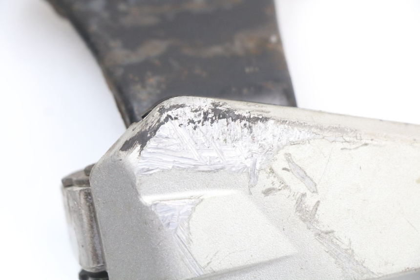 photo de REAR LEFT FOOTREST MOUNT HONDA SH ABS 125 (2012 - 2017) - Surface and material condition