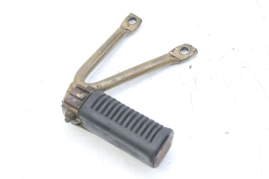 photo de LEFT REAR FOOTREST BRACKET SUZUKI SMX SUPERMOTARD 50 (1996 - 2001) - Zoom on usage condition