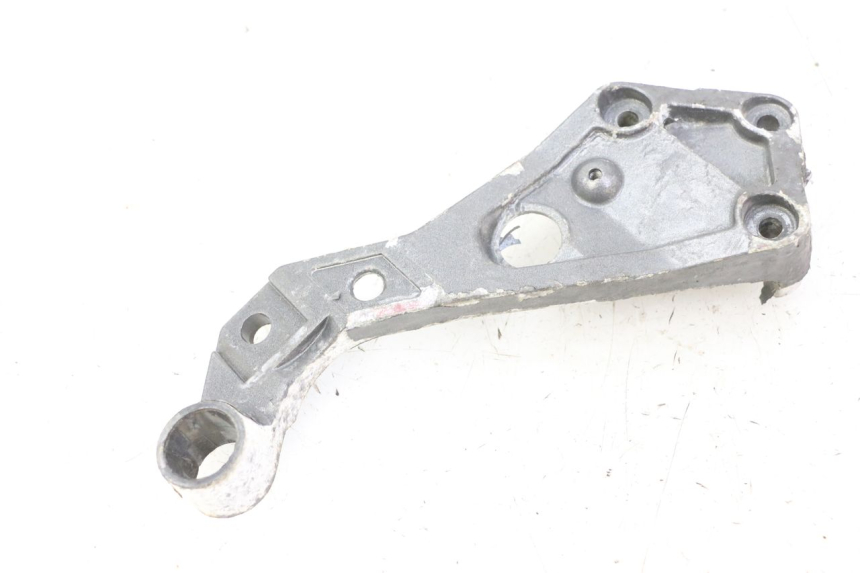 photo de REAR LEFT FOOTREST MOUNT TRIUMPH SPRINT 900 (1995 - 1998) - Main view